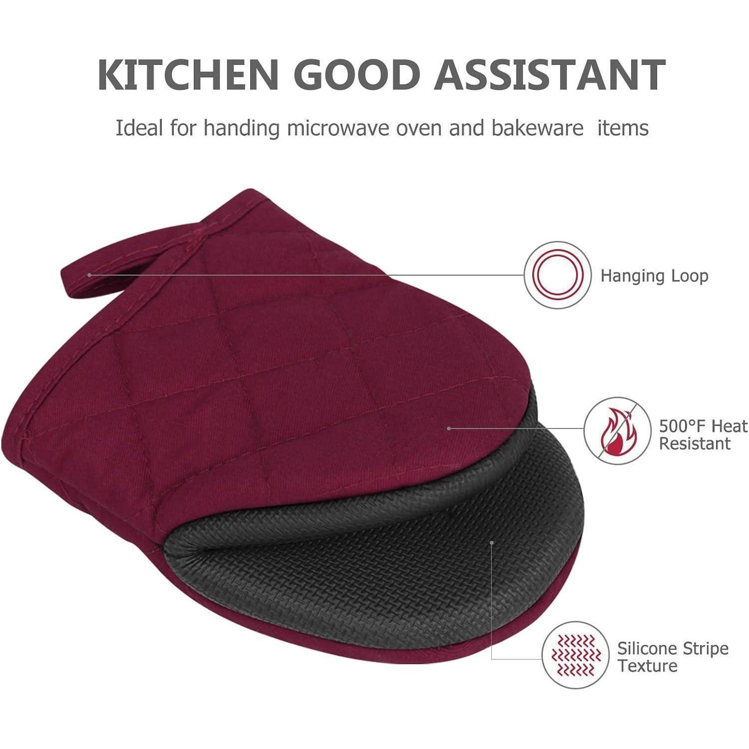 Kastanienbraune Küchenofenhandschuh/Topflappen mit Aufhängeschlaufe, Hitzebeständigkeit bis 500°F und Silikonstreifen-Textur; mit der Aufschrift „Kitchen Good Assistant