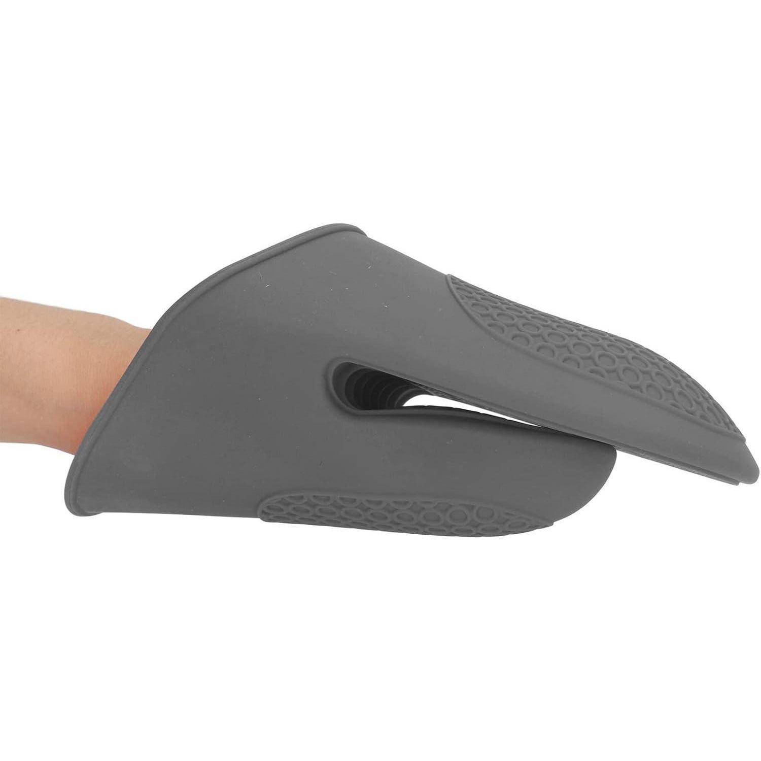 Grauer Fingerschiene an einer Hand, die den Finger in einer gebogenen Position stützt.