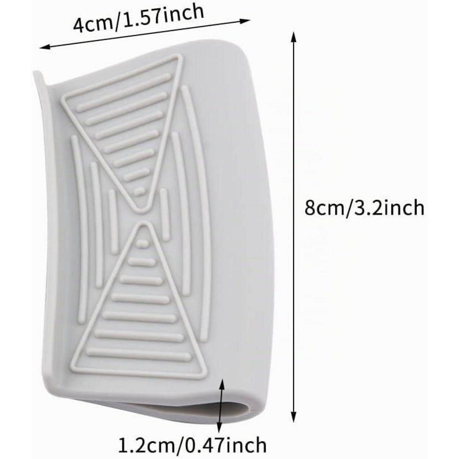 Grauer Silikon-Clip-auf-Kabelorganizer mit den Abmessungen: 4 cm breit, 8 cm hoch und 1,2 cm Öffnung.