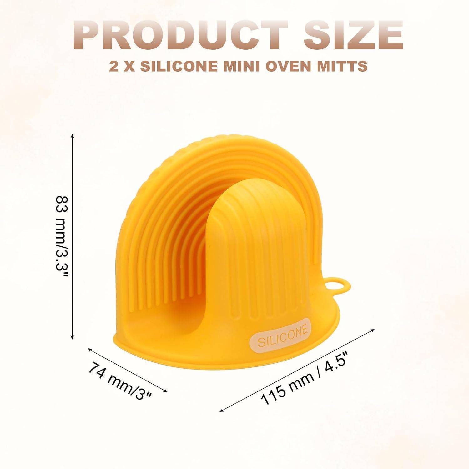 Produktgrößendiagramm für 2 Silikon-Mini-Ofenhandschuhe mit den Abmessungen: 83 mm hoch, 74 mm breit, 115 mm lang.