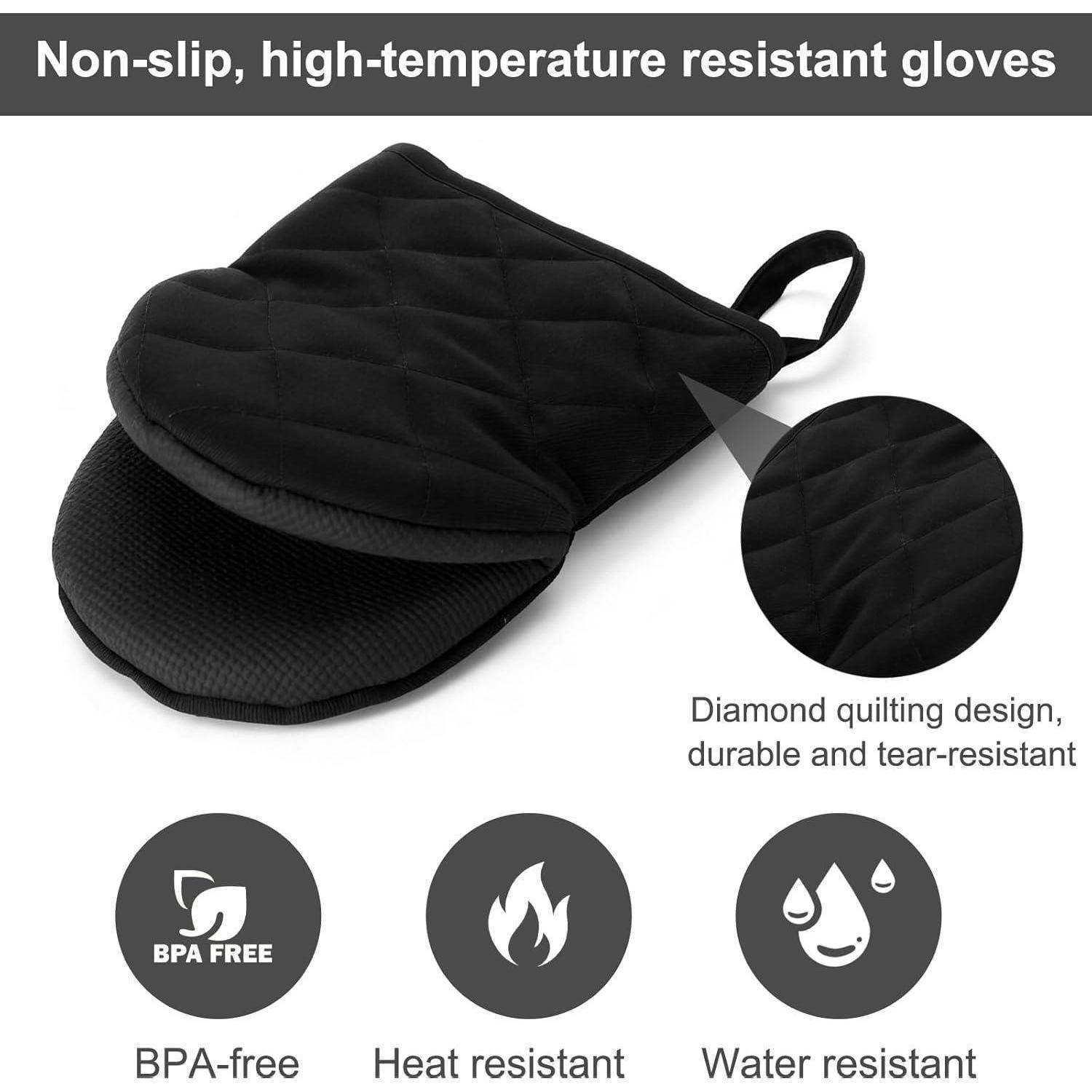 Schwarze rutschfeste, hitzebeständige Handschuhe mit gestepptem Design; Beschriftungen weisen auf BPA-frei, hitzeresistent und wasserabweisend hin.