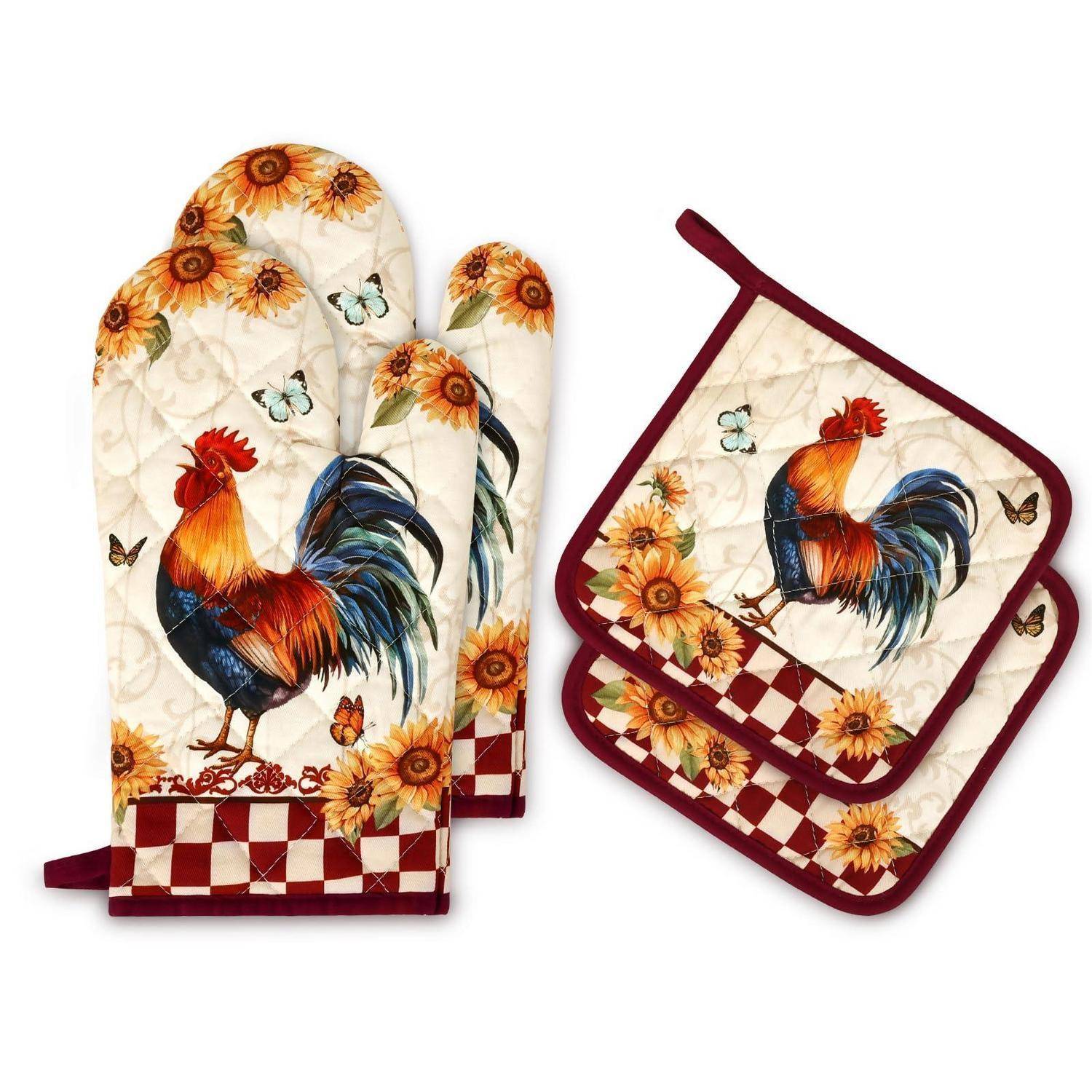 Ofenhandschuh mit Hahn- und Sonnenblumenmotiv und zwei passende Topflappen mit Bordeaux-Rand und karierten Rändern.