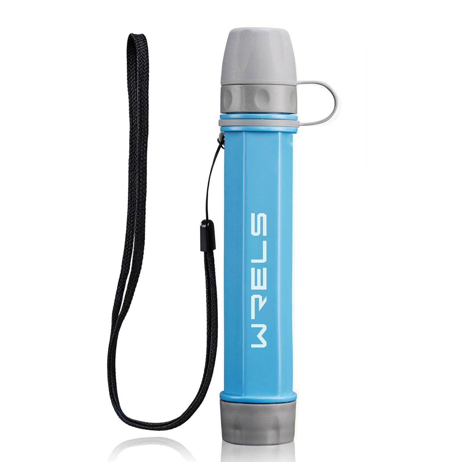 Blaueflasche isolierte Wasserflasche mit grauem Deckel und Boden, schwarzem Handgelenkband und vertikalem 