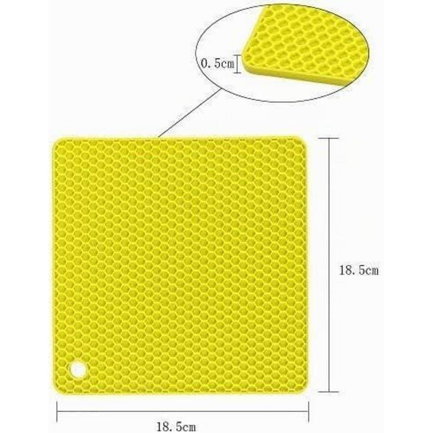 Gelbes Quadrat-Pad mit Sechseckmuster und abgerundeten Ecken sowie einem Loch in einer Ecke, beschriftet mit 18,5 cm x 18,5 cm und 0,5 cm Dicke.