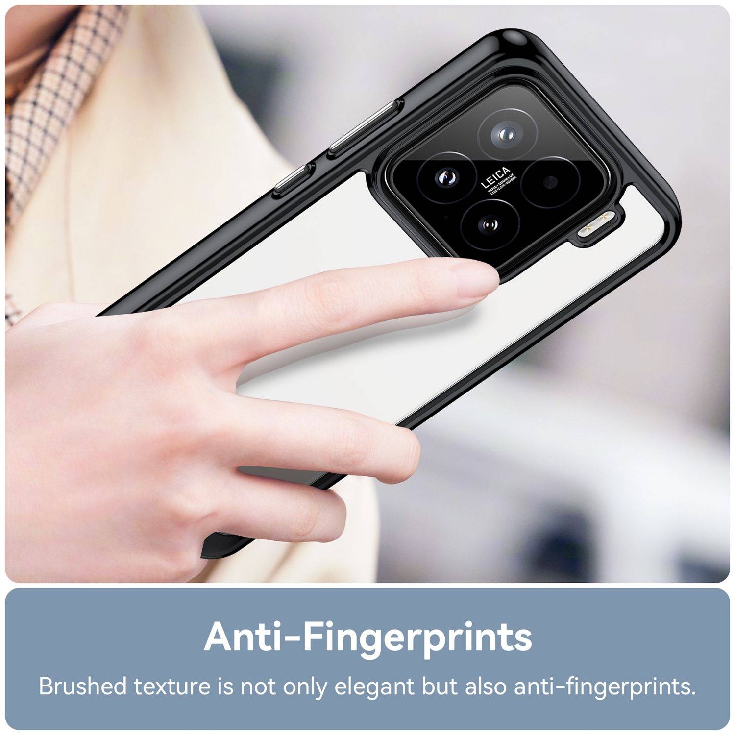 Hand hält ein Smartphone in einer schwarzen Schutzhülle mit der Beschriftung „Anti-Fingerabdrücke