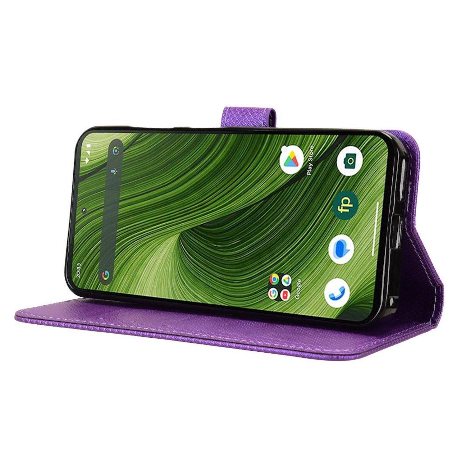 Smartphone in einem lila Folioschutz, im Querformat dargestellt mit eingeschaltetem Bildschirm und sichtbaren App-Symbolen.
