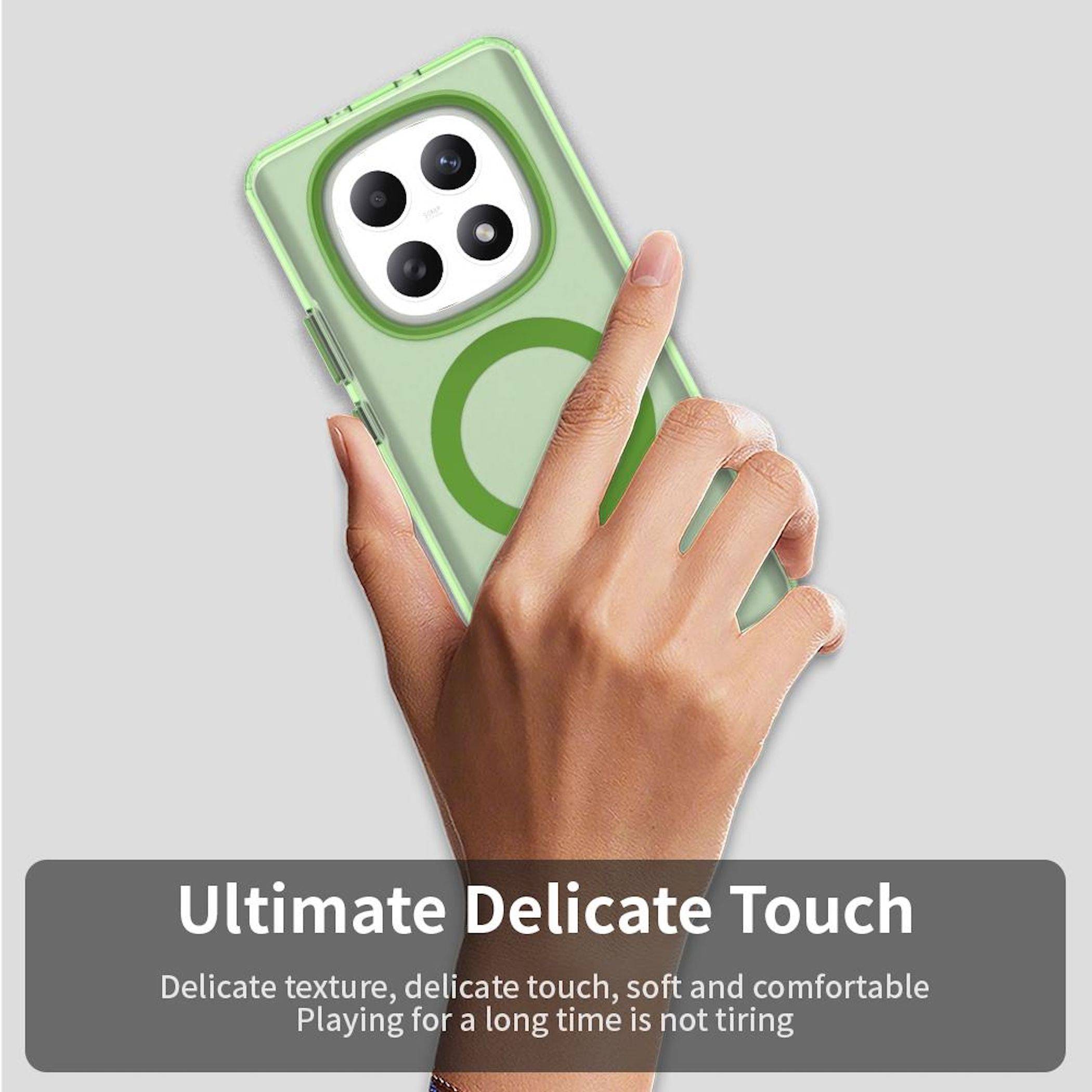 Hand, die ein grünes Smartphone mit einem großen Kameramodul hält, wirbt für 'Ultimate Delicate Touch' und Komfort bei längerer Nutzung.