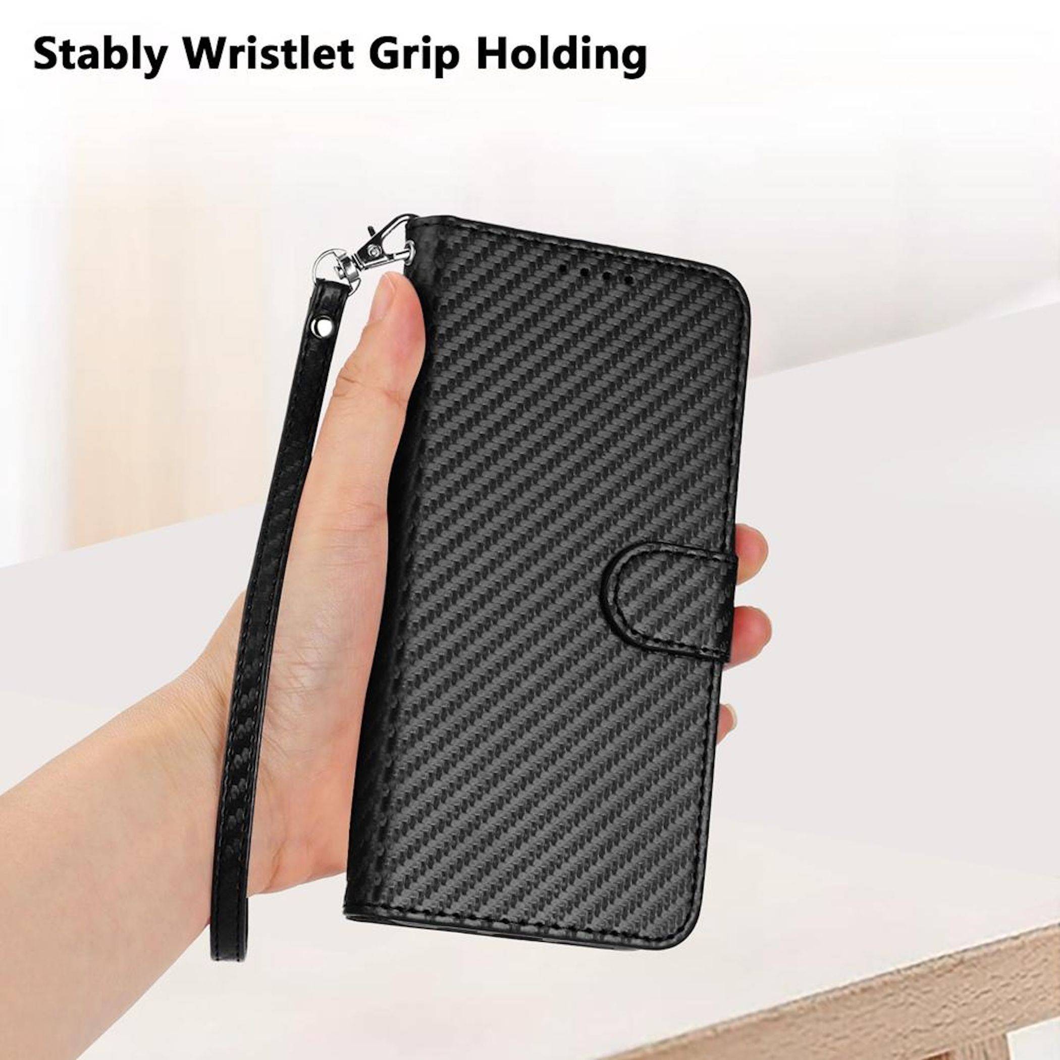 Hand hält eine schwarze Handy-Geldbörsentasche aus Kohlefaser mit Handgelenkschlaufe; Text lautet „Stably Wristlet Grip Holding