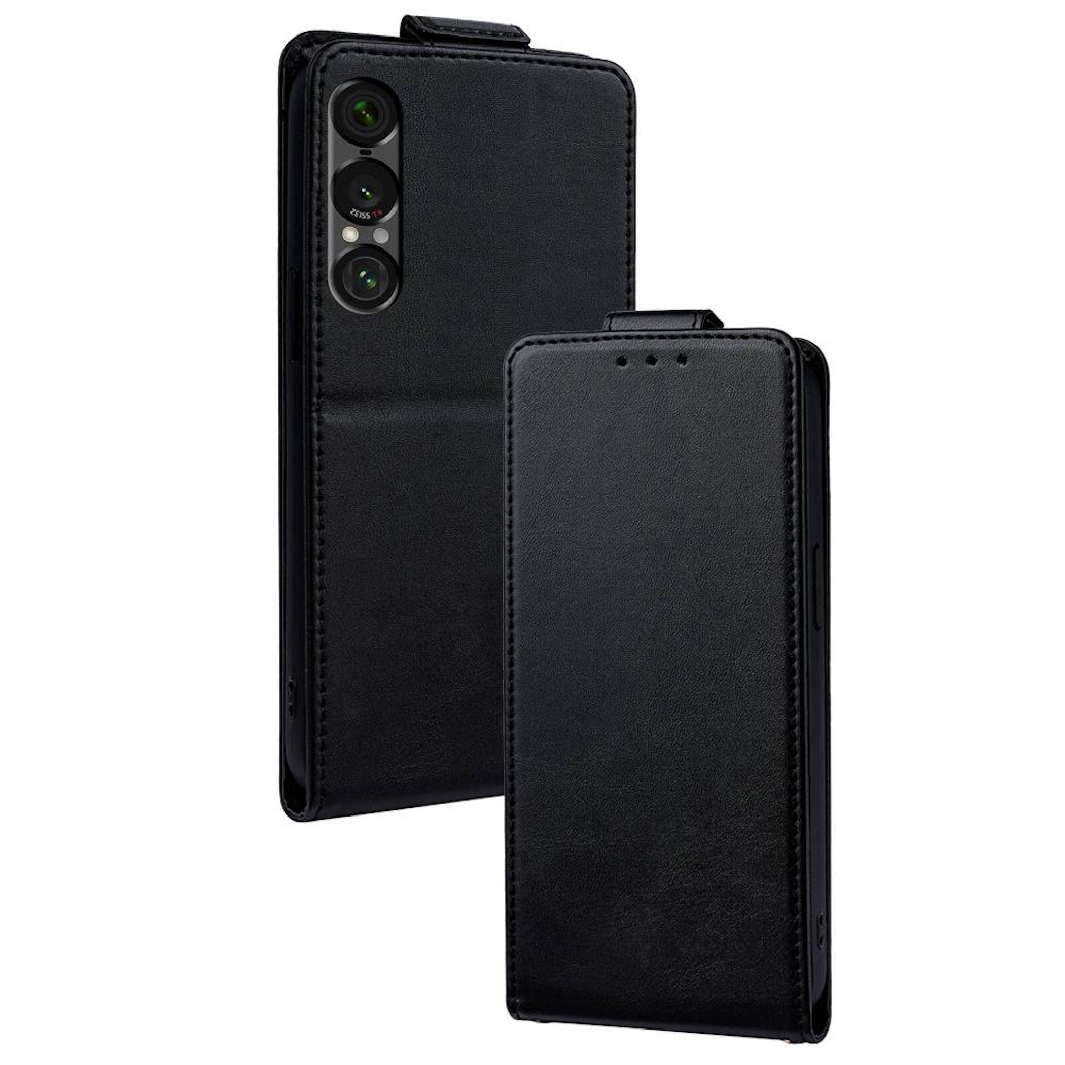 Schwarze Leder-Handyhülle mit Klappdeckel, von vorne und hinten gezeigt, entwickelt zum Schutz eines Smartphones mit Kameraaussparungen.