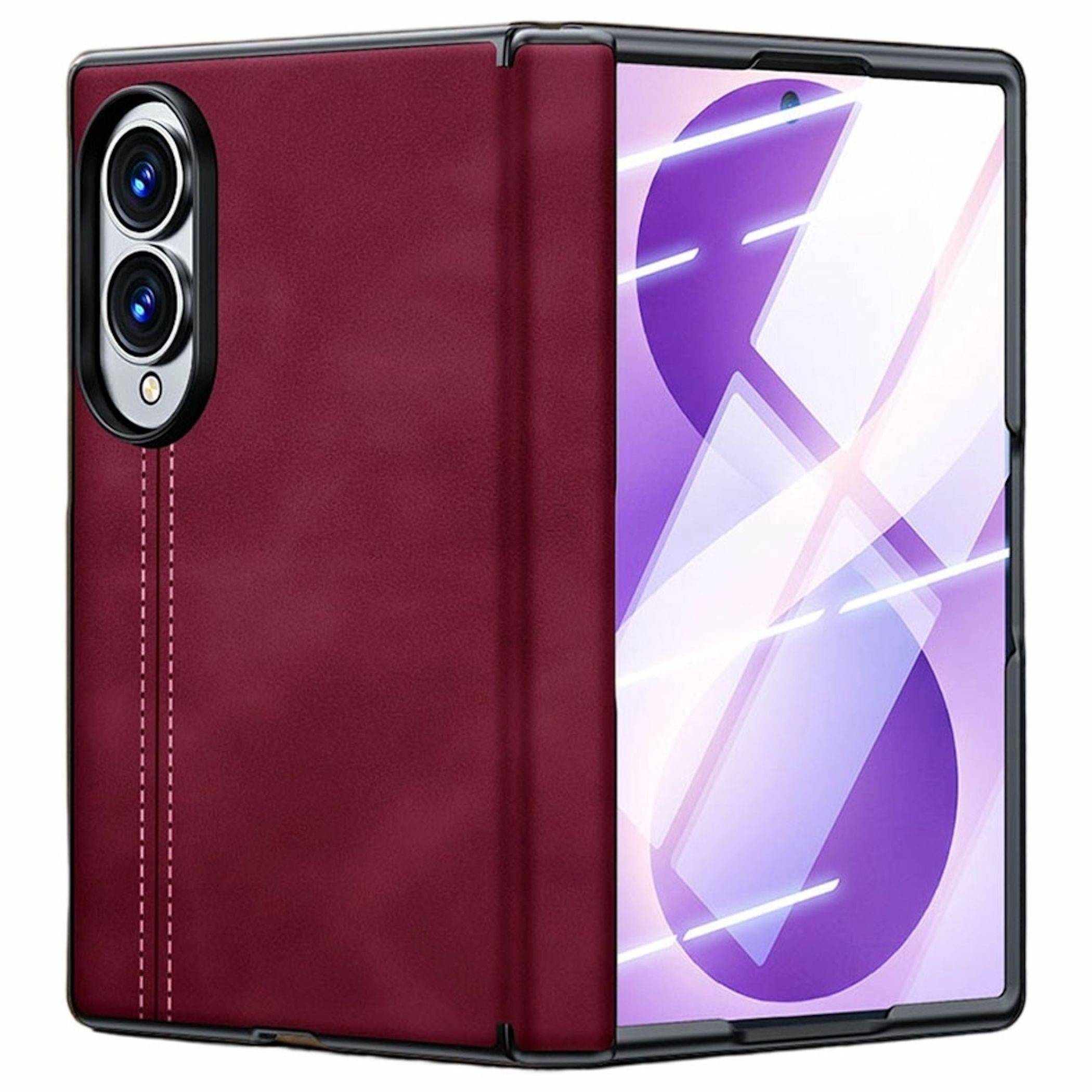 Faltbares Smartphone, das in einer burgunderroten lederähnlichen Schutzhülle geöffnet ist, zeigt das vordere Display und die zwei rückwärtigen Kameras.