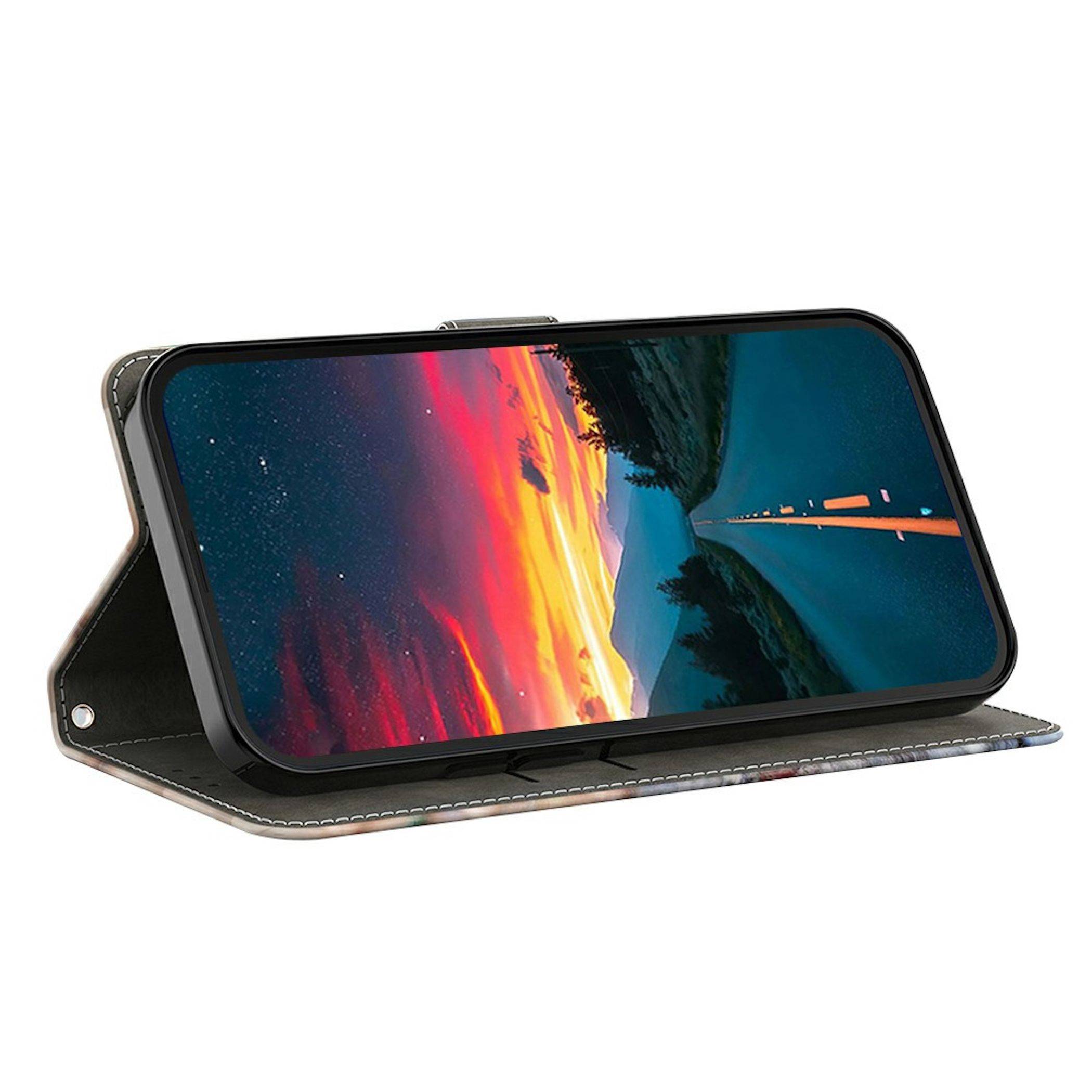 Smartphone in einem Folioständer-Case, das auf dem Display eine farbenfrohe Sonnenunterganglandschaft zeigt.
