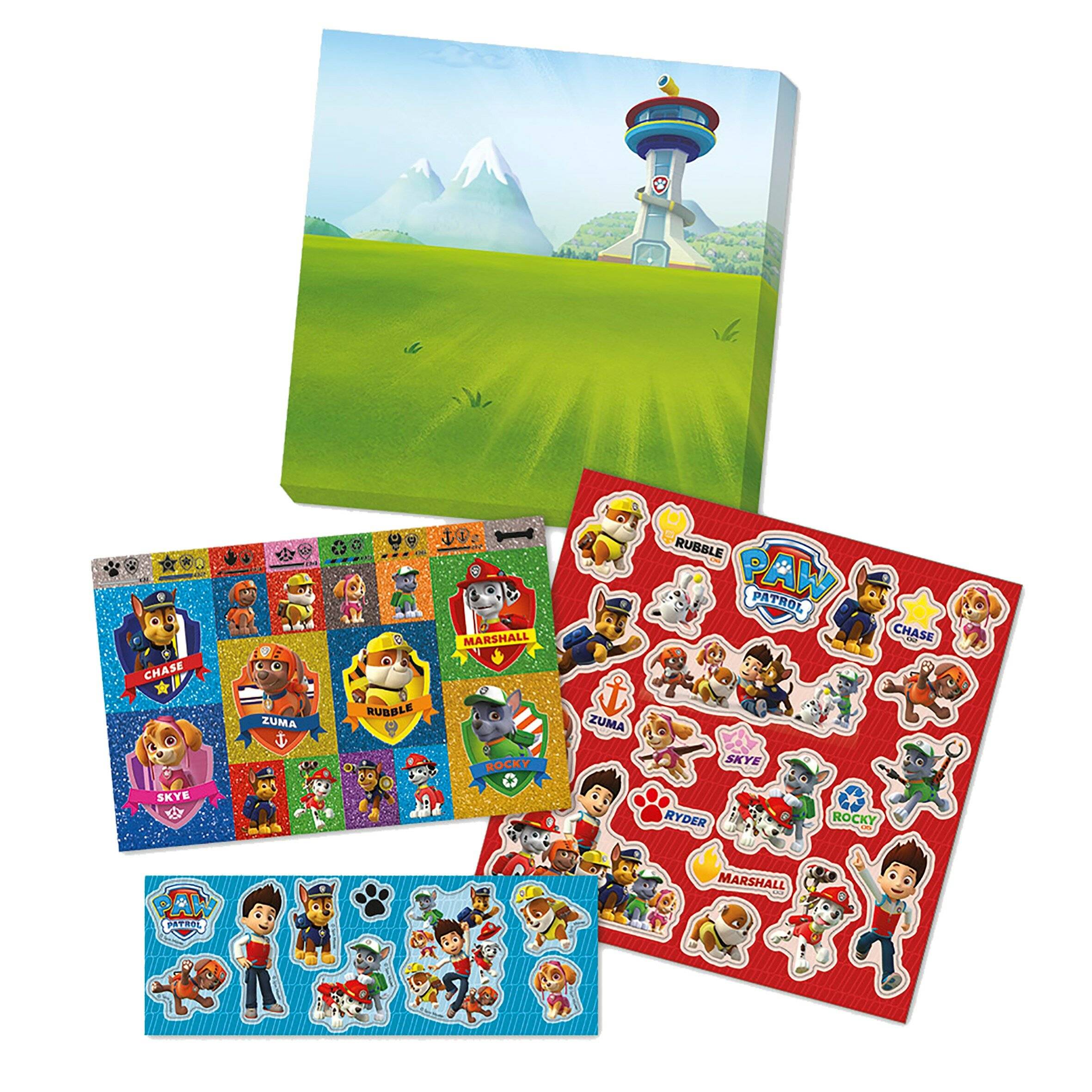 Verschiedene Paw Patrol-Aufkleberpakete mit den Charakteren Chase, Skye, Zuma, Rubble, Marshall und Rocky sowie ein Paw Patrol-Ordner.