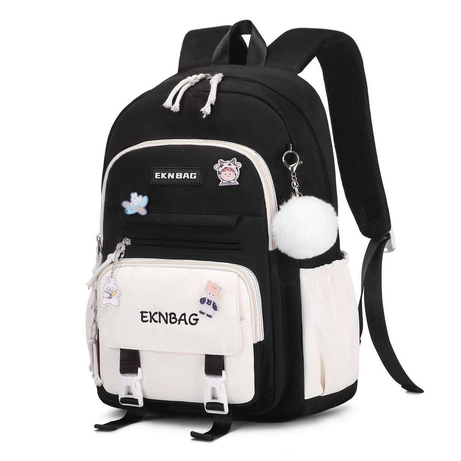 Schwarzer EKNBAG-Rucksack mit mehreren Reißverschlusstaschen, weißem Frontpanel, seitlicher Flaschentasche und flauschigem Pompon-Charm auf neutralem Hintergrund