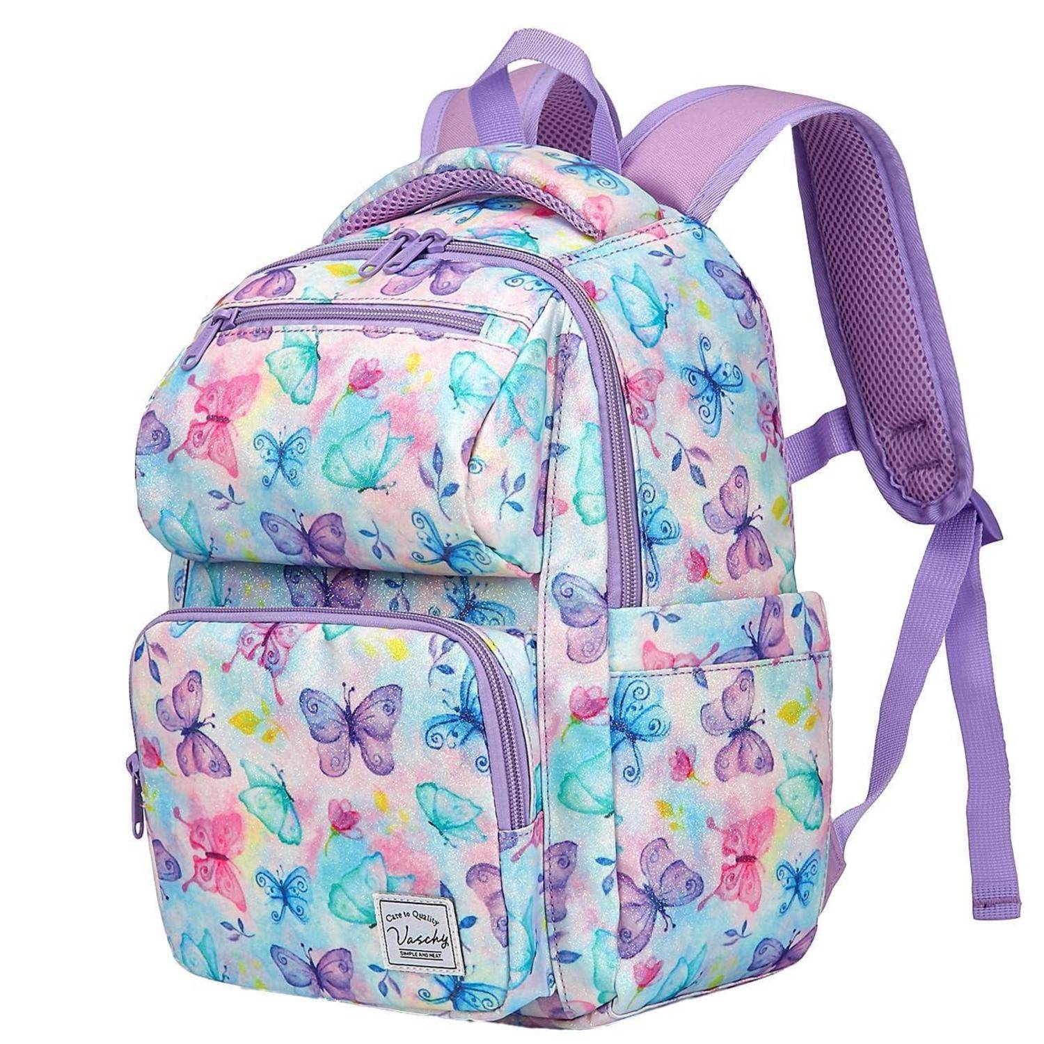 Rucksack mit Pastellschmetterlings-Muster und lila Riemen sowie mehreren Reißverschlusstaschen, dargestellt auf weißem Hintergrund.