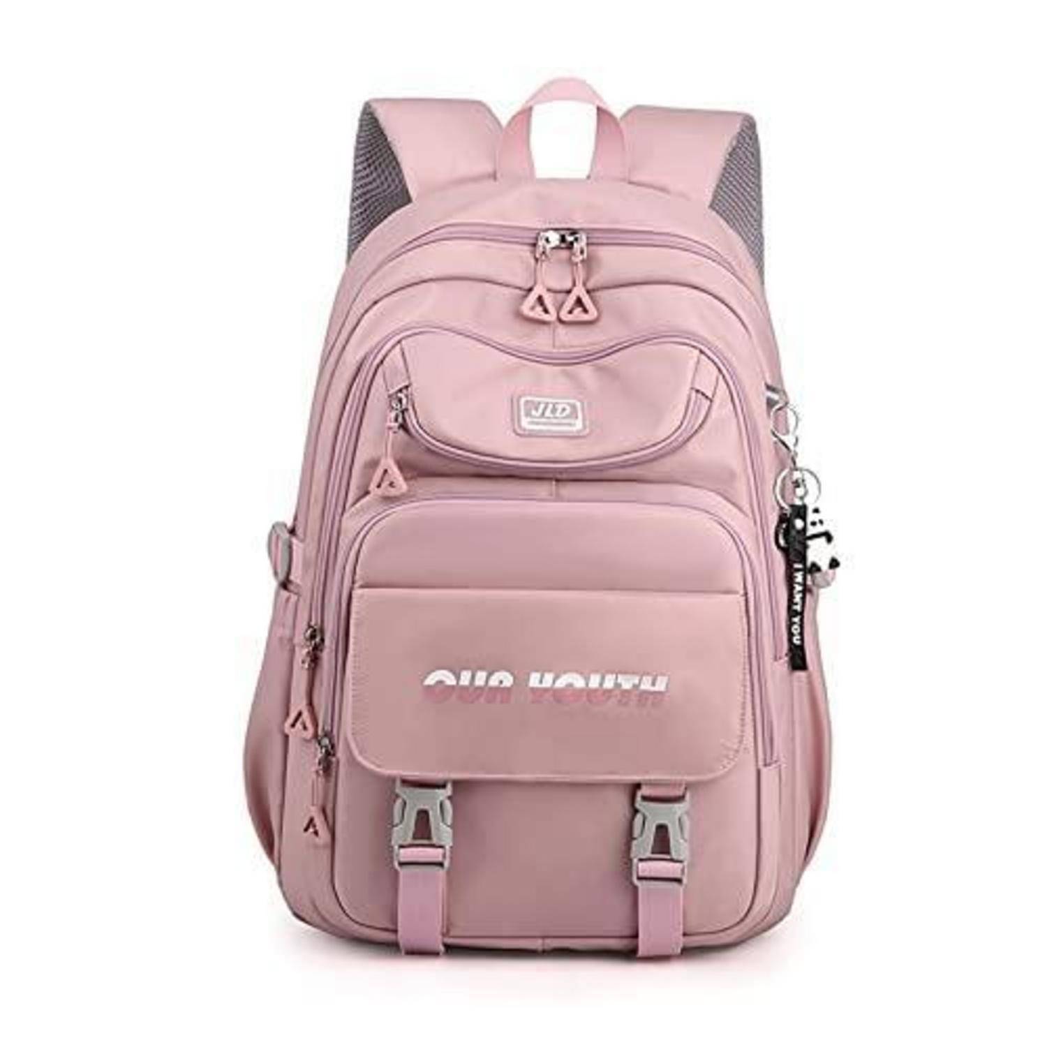 Rosa Rucksack mit mehreren Reißverschlussfächern, vorderer Schnallentasche und hängendem Schlüsselanhänger, auf weißem Hintergrund dargestellt.