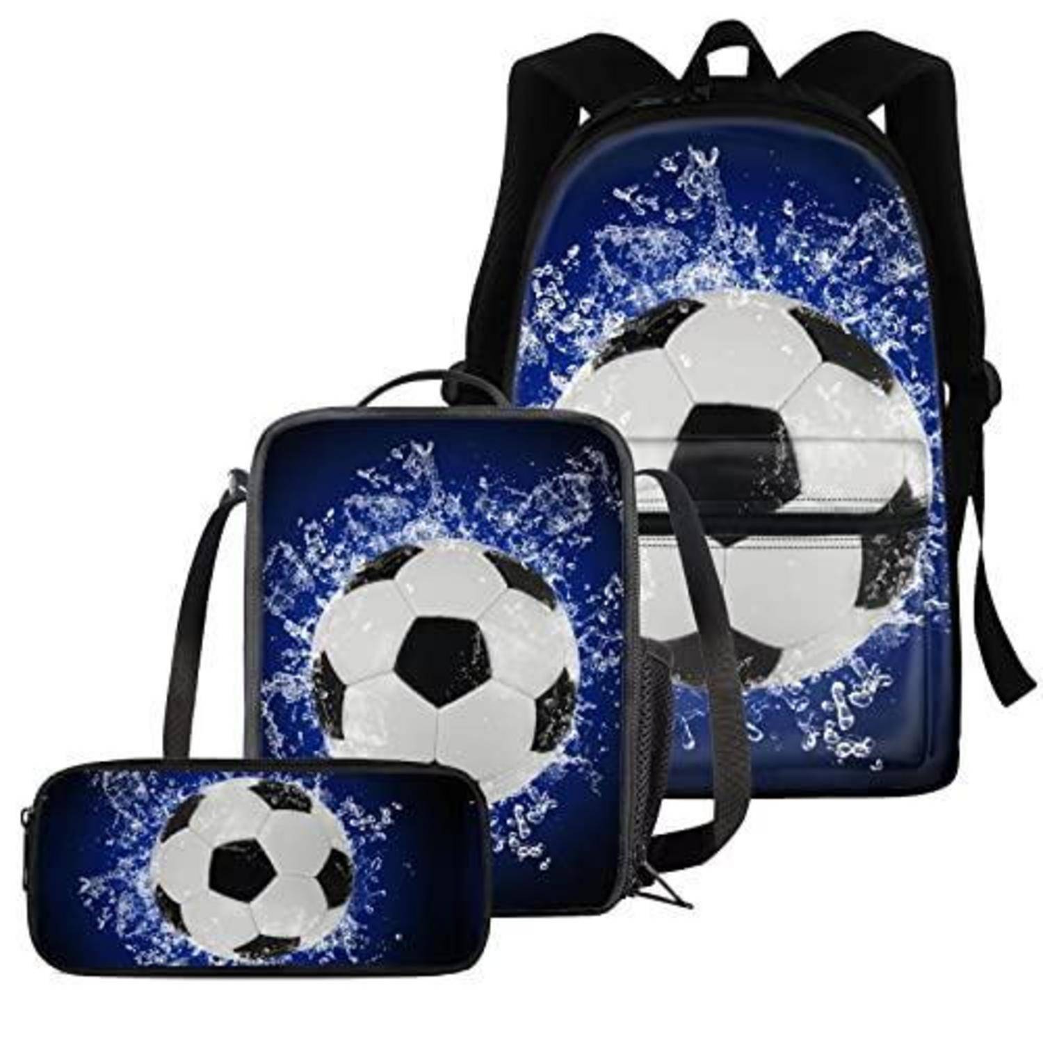 Drei blaue fußballthematische Taschen im Set: Rucksack, Lunchbox und Federmäppchen mit einem Fußballspritzer-Design.