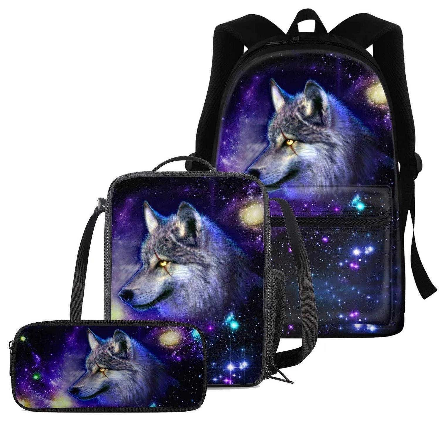 Rucksack, Lunchbox und Federmäppchen mit einem Wolfskopf auf violettem Galaxie-Hintergrund