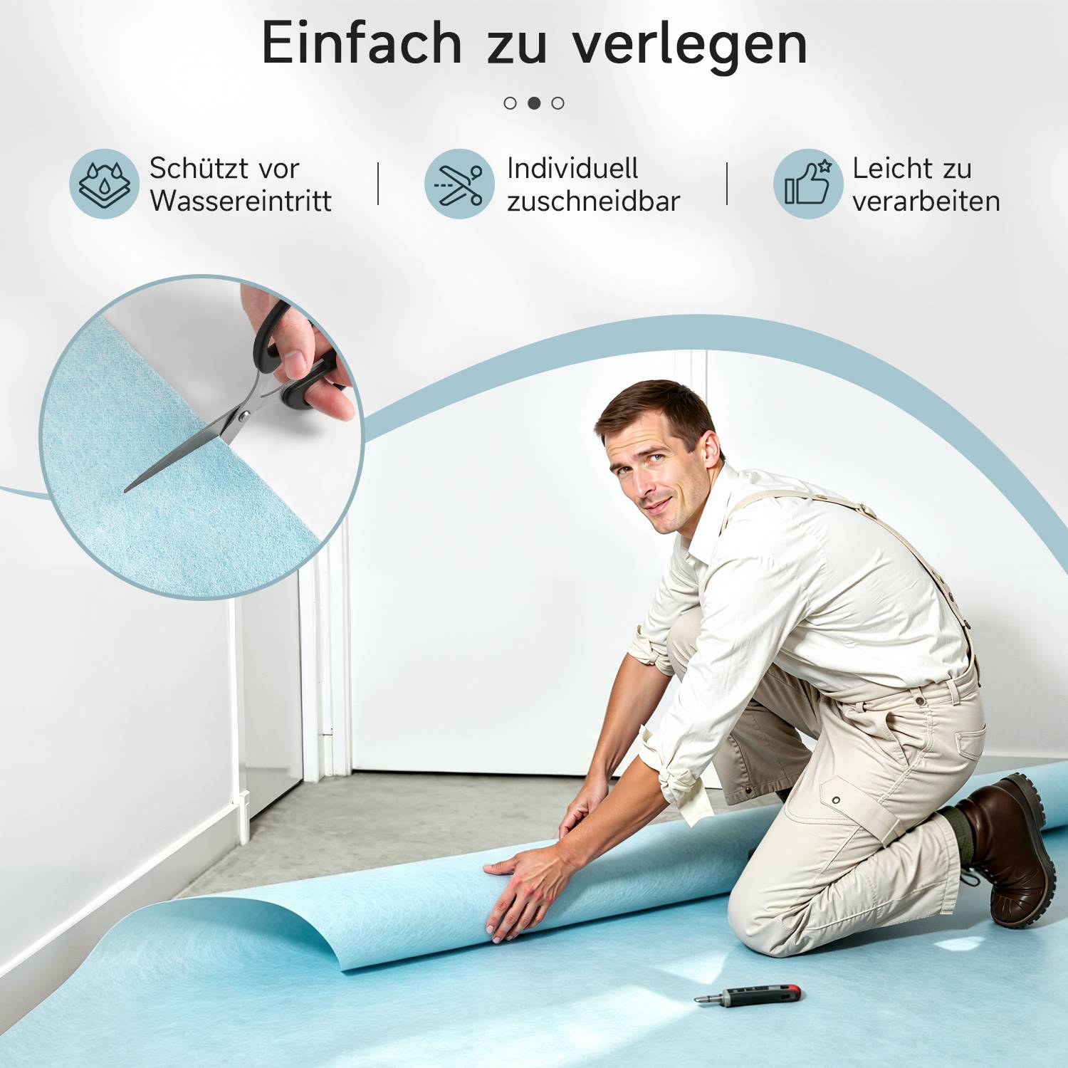 Installer kneelt nieder, um blaue Bodenbeläge zu verlegen; die Einblendung zeigt eine Schere, die Material schneidet. Der Text besagt „Einfach zu verlegen" und hebt Wasserfestigkeit, Zuschnitt nach Maß und einfache Handhabung hervor.