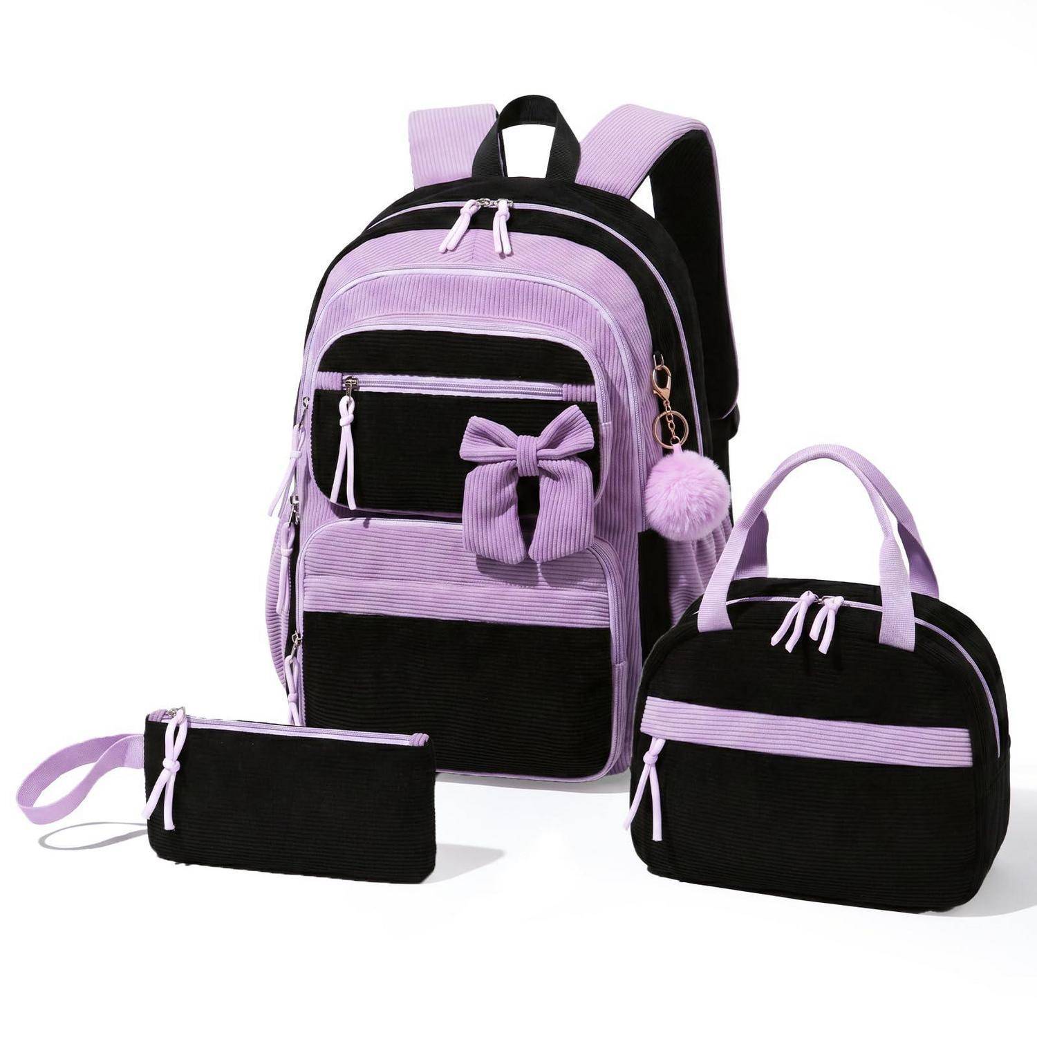 Lavendel- und schwarzes Rucksack-Set mit großem Rucksack, kleiner Sporttasche und passender Federtasche auf weißem Hintergrund.