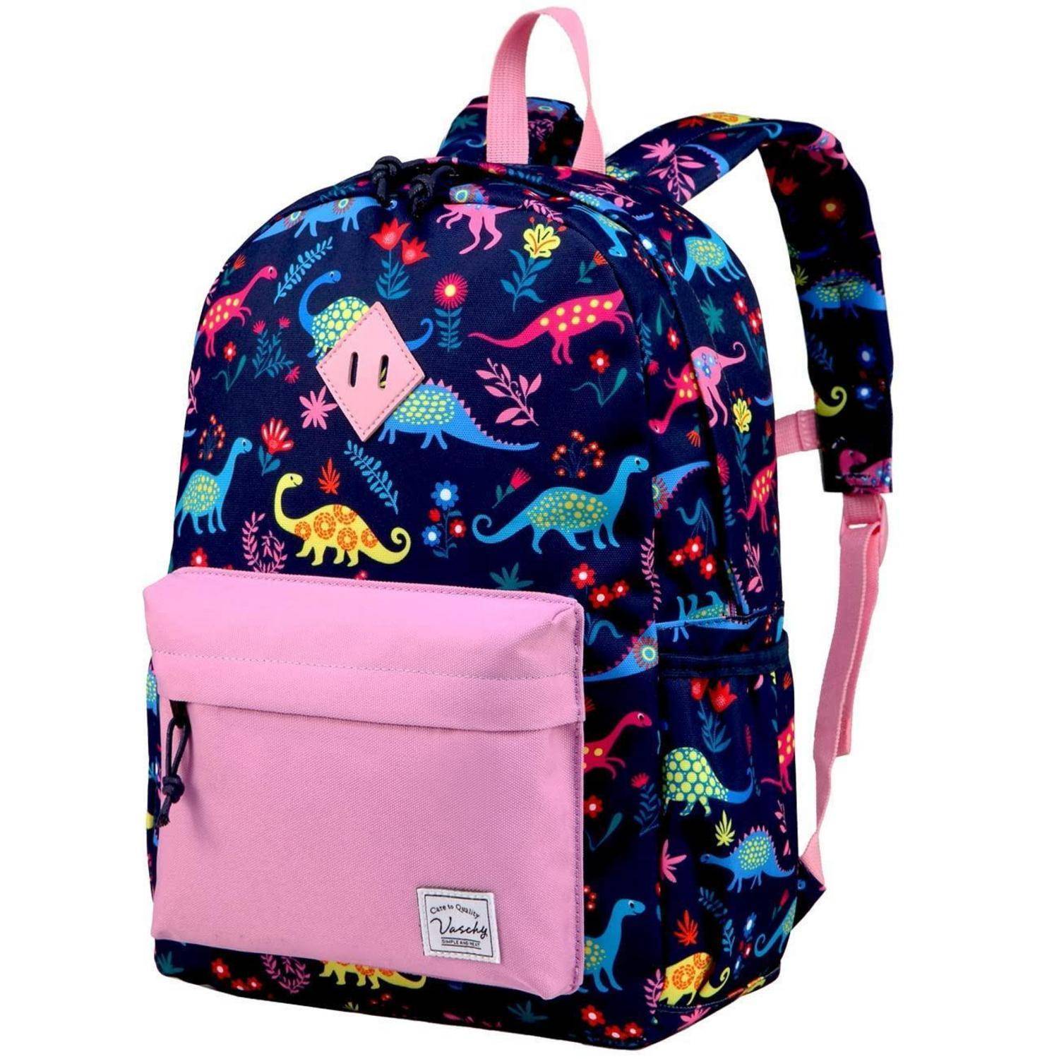 Bunter Dinosaurier-Muster-Rucksack mit rosa Vordertasche und Riemen auf weißem Hintergrund.