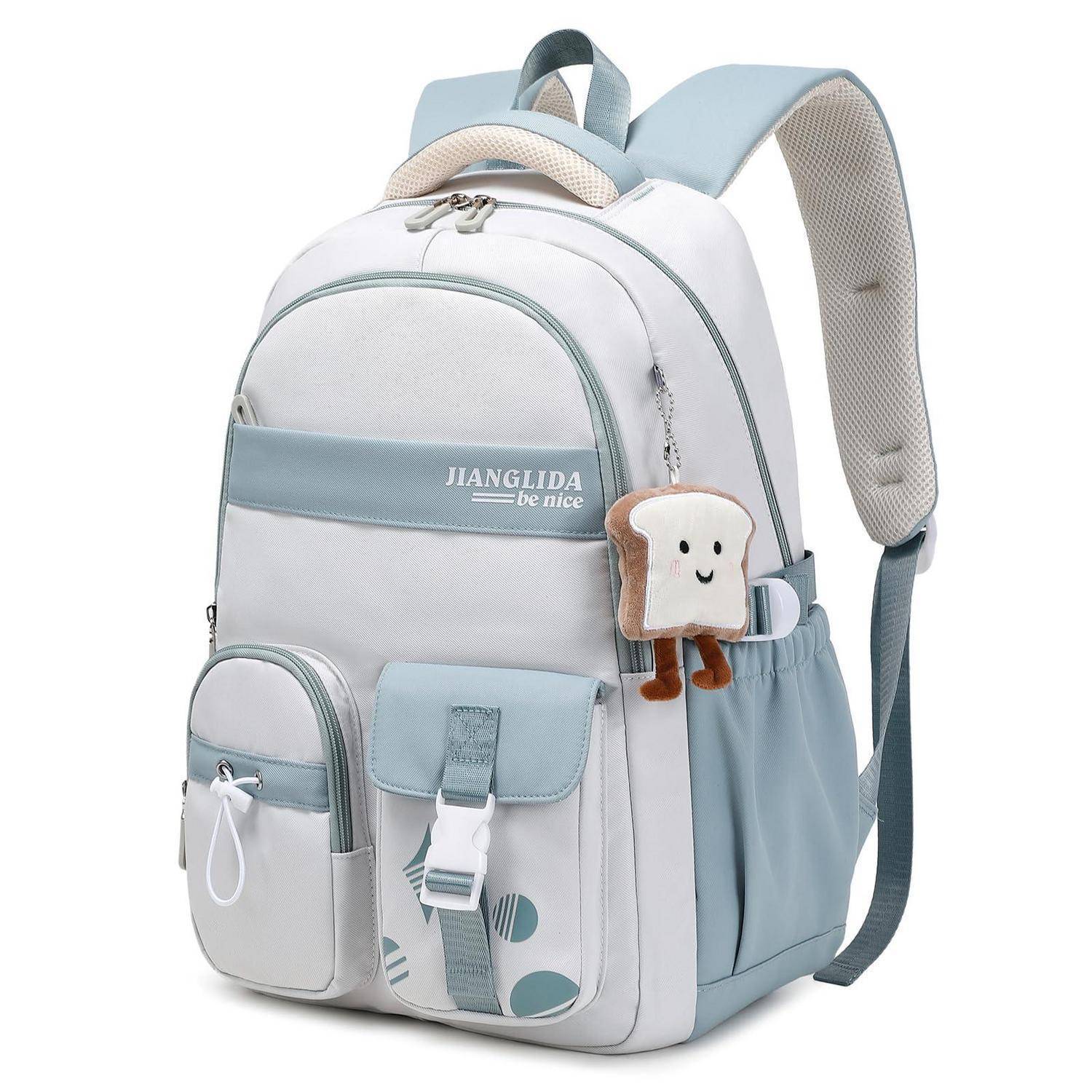 Hellblauer und grauer Rucksack mit mehreren vorderen Taschen, 'JIANGLIDA be nice' Branding und einem brotförmigen Schlüsselanhänger.