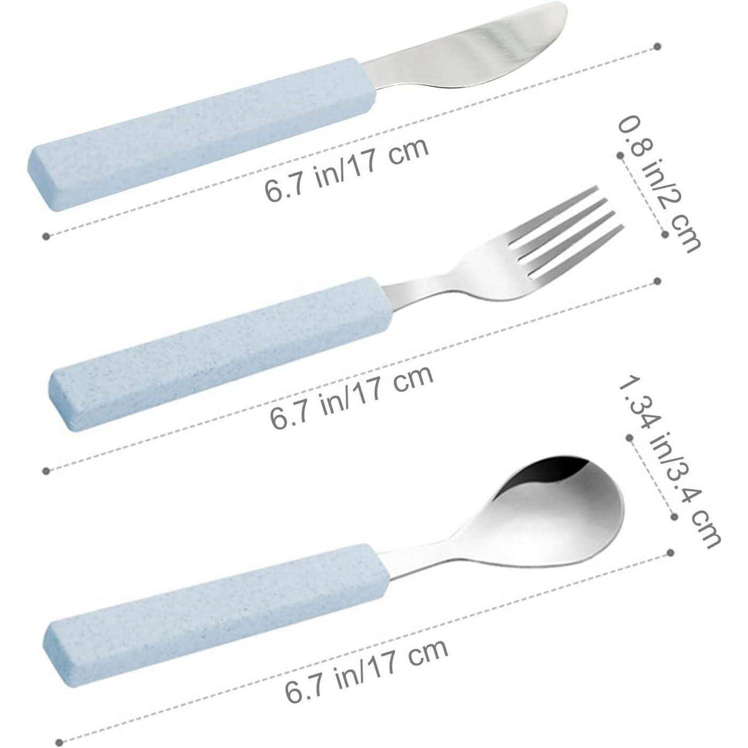 Drei Küchengeräte mit hellblauem Griff: ein Messer, eine Gabel und ein Löffel, jeweils mit der Bezeichnung 6,7 Zoll/17 cm, mit Messerklingen-, Gabelbreiten- und Löffelgrößenmessungen dargestellt.