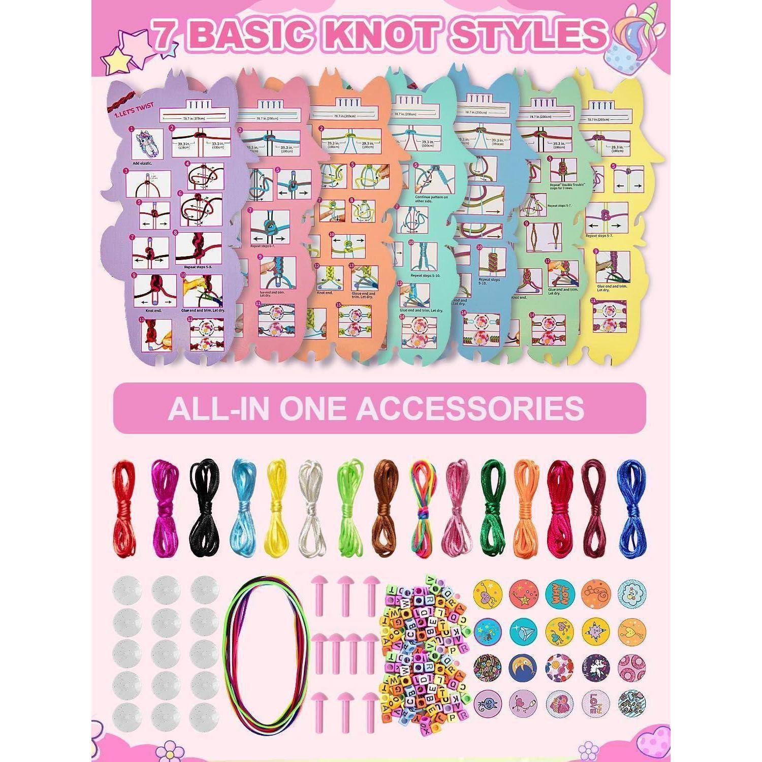 Poster mit „7 grundlegende Knotenstile" mit Schritt-für-Schritt-Knotdiagrammen und einem Bereich „Alles-in-einem Zubehör"", der Schnüre, Haargummis, Spangen, Perlen und dekorative Knöpfe zeigt.