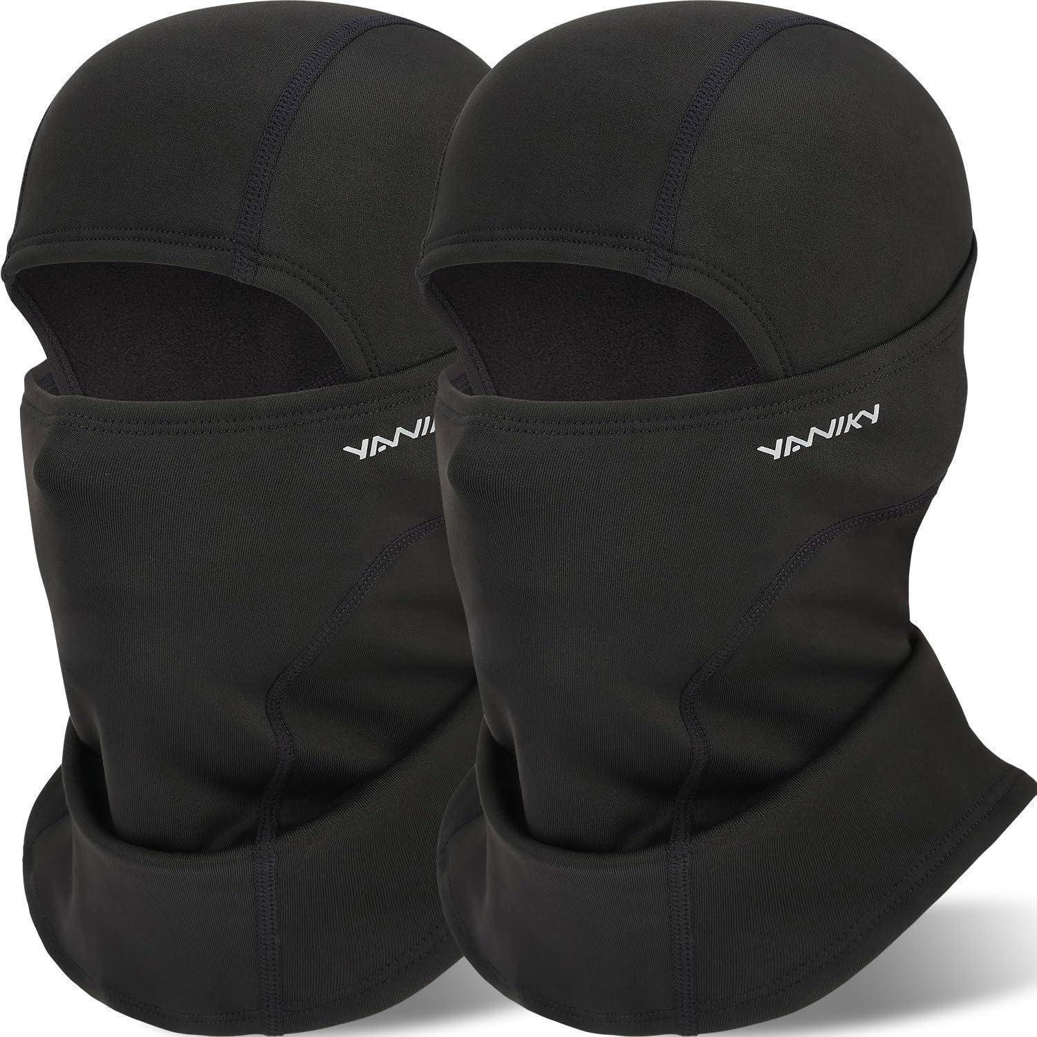 Paar schwarzer Neopren-Sturmhauben mit Gesichtsmasken, mit Kapuze und Nackenabdeckung, nebeneinander auf weißem Hintergrund gezeigt.