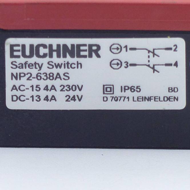 Etikett auf einem Euchner-Sicherheitsschalter, Modell NP2-638AS, mit Kontaktdiagramm und Nennwerten: AC-15 4A 230V, DC-13 4A 24V, IP65.