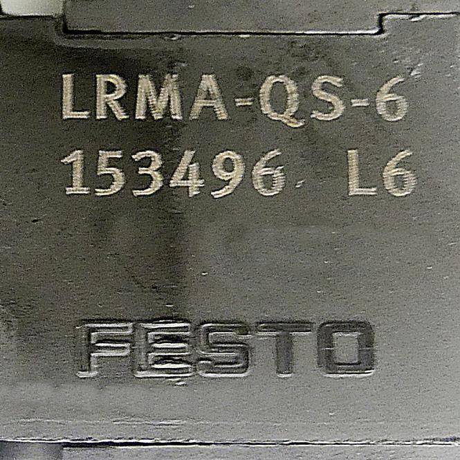 Nahaufnahme eines Metallteils mit den Stempeln 
