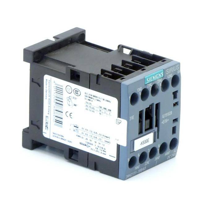 Siemens SIRIUS Schützbaustein oder Relaismodul, schwarze und blaue industrielle elektrische Komponente mit beschrifteten Klemmen.