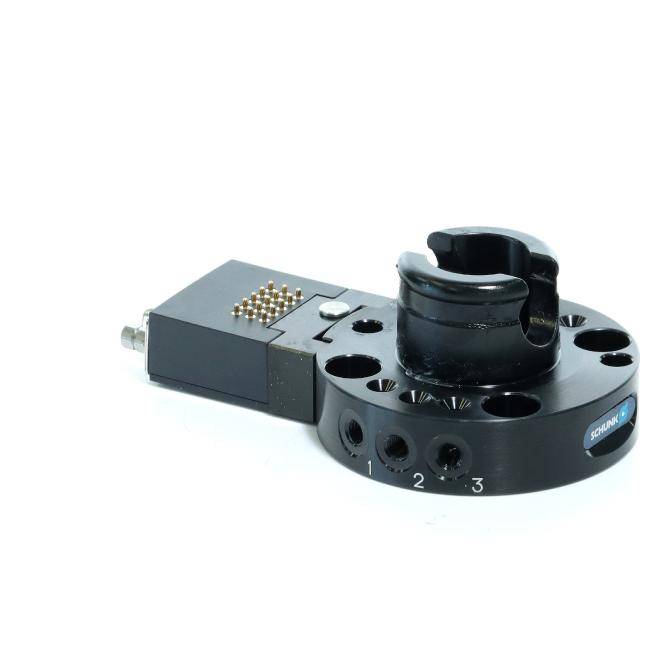 Schwarzes Metall-Hydraulik-Rohrbiegekopf-Aufsatz mit nummerierten Löchern und Klemme, dargestellt auf weißem Hintergrund.
