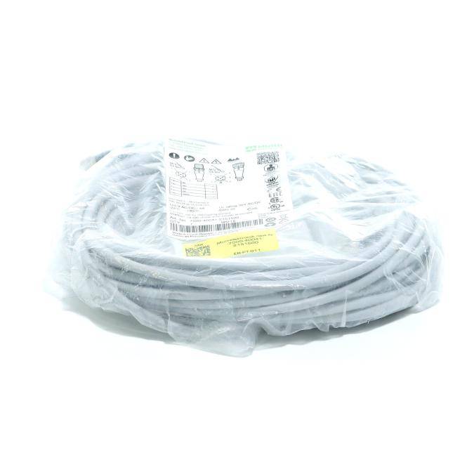 Aufgerolltes graues Kabel, umwickelt mit durchsichtiger Kunststofffolie mit einem Produktetikett oben, gezeigt auf weißem Hintergrund.
