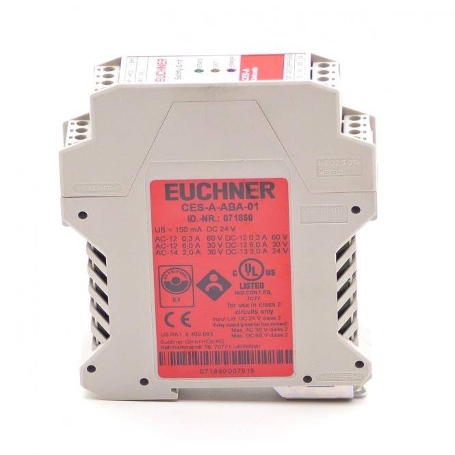 EUCHNER CES-A-ABA-01 Industrielles Sicherheitsrelais-Modul, frontal dargestellt, mit rotem Produktetikett und Anschllussklemmen oben und an den Seiten.