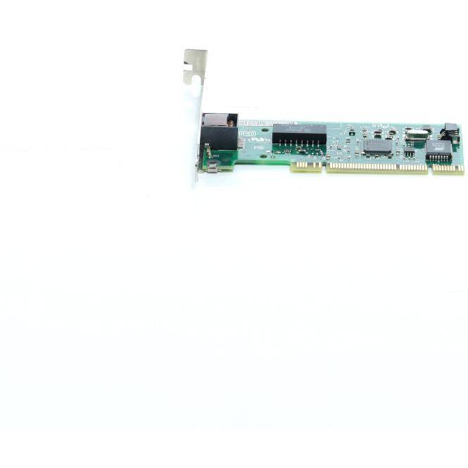 Eine Computererweiterungskarte mit einer Metallhalterung und einer grünen Leiterplatte, auf weißem Hintergrund dargestellt.