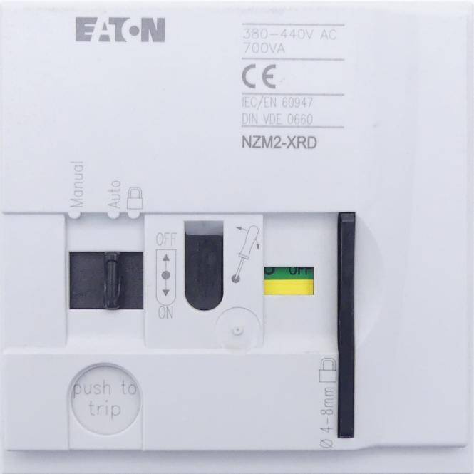 Eaton NZM2-XRD Leistungsschalter Frontplatte mit manueller/automatischer Steuerung, Ein-/Aus-Anzeige und Druckauslöseknopf.
