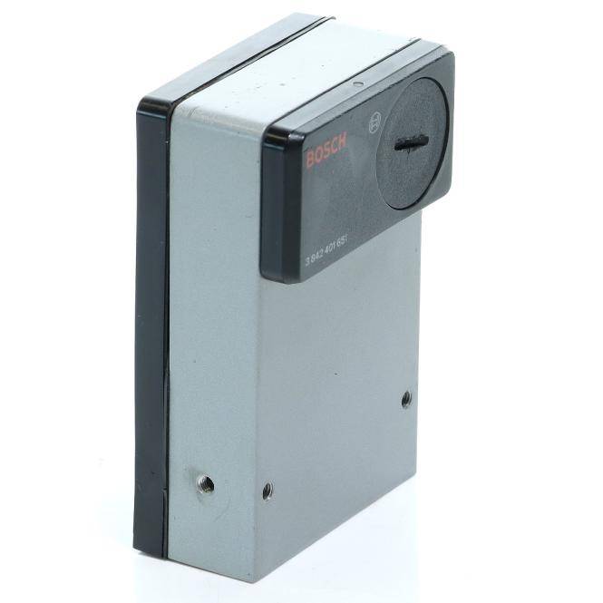 Graues Bosch-Industriesteuermodul mit schwarzer Oberseite und seitlicher Verkleidung, isoliert auf weißem Hintergrund dargestellt.