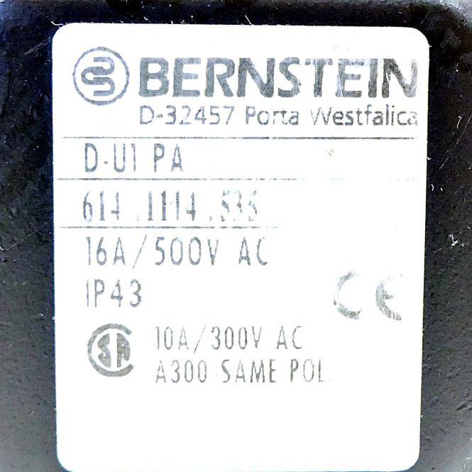 Nahaufnahme eines Bernstein-Elektrobauteils mit Etikett, das das Modell D-32457 Porta Westfalica, 16A/500V AC, IP43 und Zertifizierungsmarken zeigt.