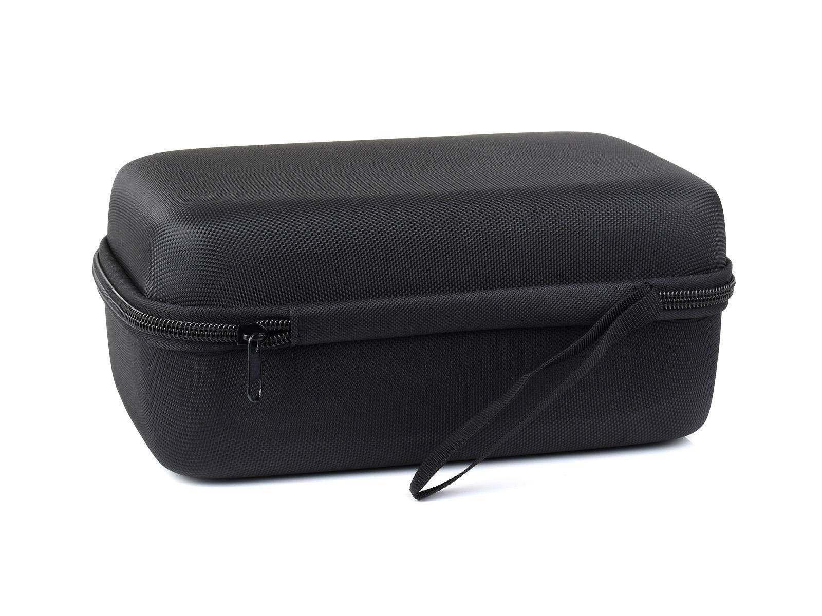 Schwarze Hartschalenschutztasche mit Reißverschluss und Tragegriff, geschlossen vor weißem Hintergrund abgebildet.