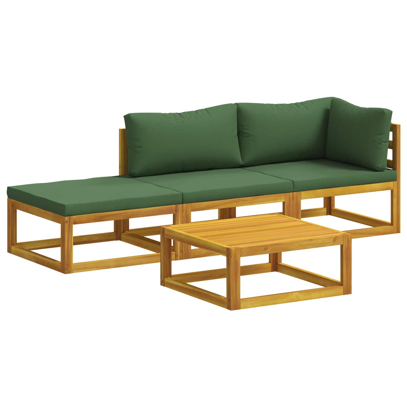 Holz-Außensofa aus Holz mit grünen Kissen und passendem niedrigem Couchtisch auf weißem Hintergrund.