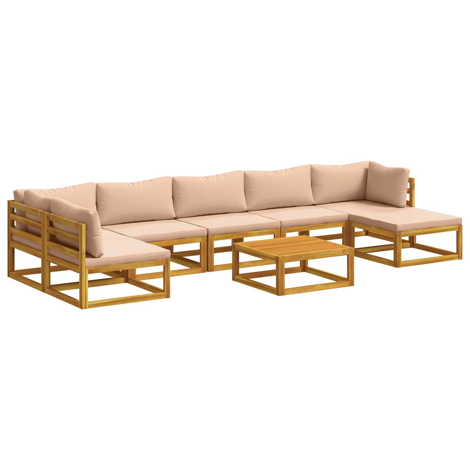 Gartensektionalsofa in L-Form mit beigen Kissen und Holzrahmen, plus passender quadratischer Couchtisch auf weißem Hintergrund.