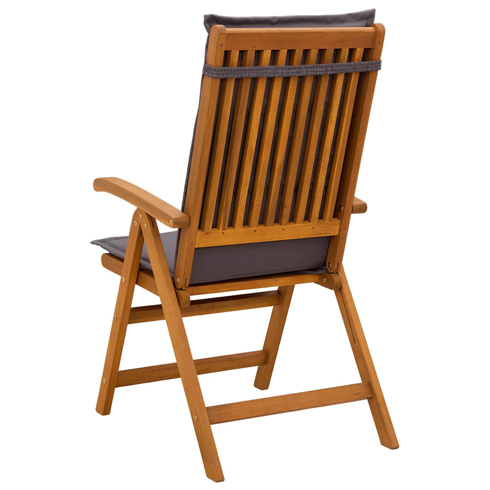 Klappbarer Holzrasen-Liegestuhl mit grauem Sitzkissen, von hinten auf weißem Hintergrund abgebildet.