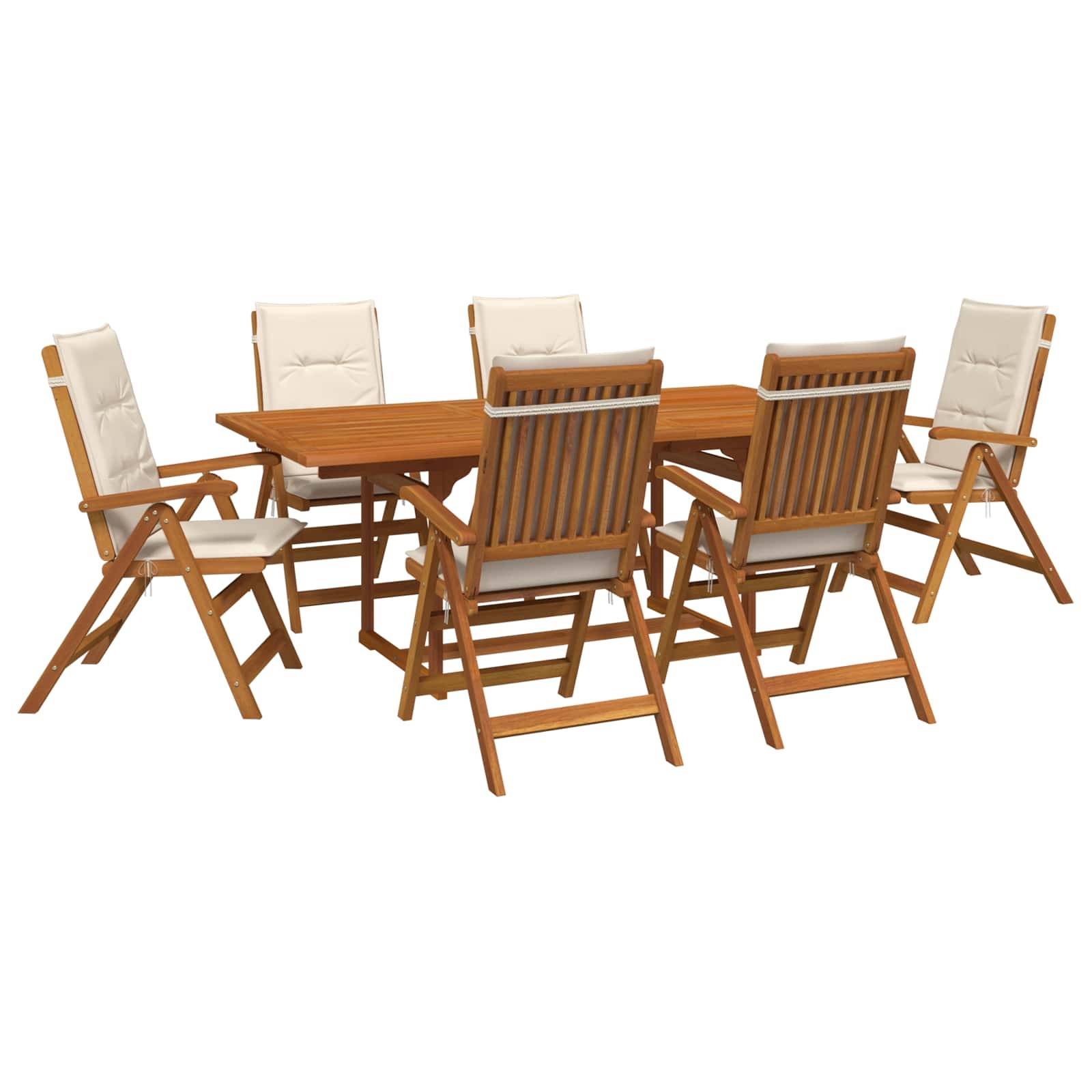 Outdoor-Holz-Terrassenesstisch mit rechteckigem Tisch und sechs Klappsthühlen mit beigefarbenen Kissen auf weißem Hintergrund.