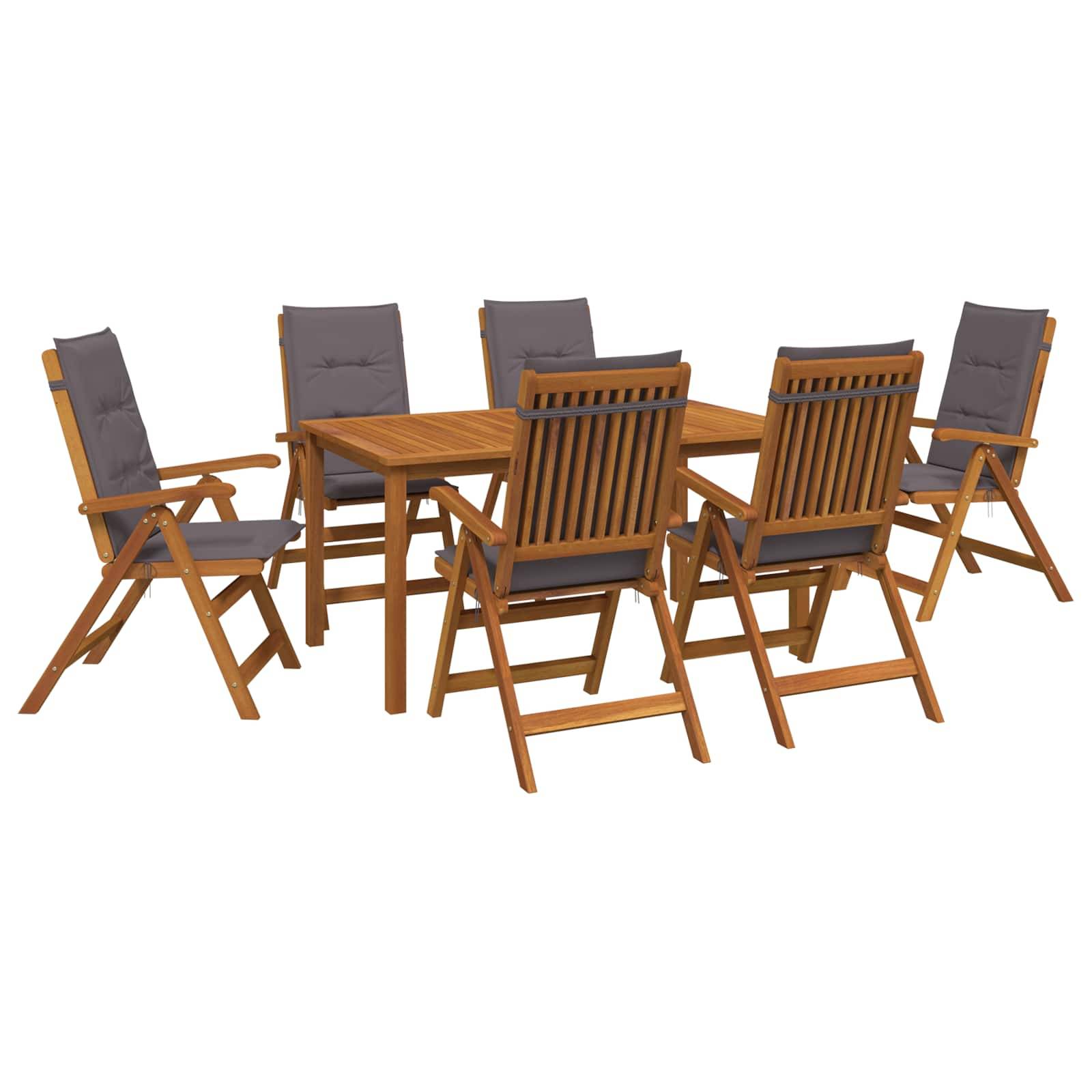 Outdoor-Holzesszimmer-Set mit sechs grau gepolsterten Klappstühlen um einen rechteckigen Tisch auf weißem Hintergrund.