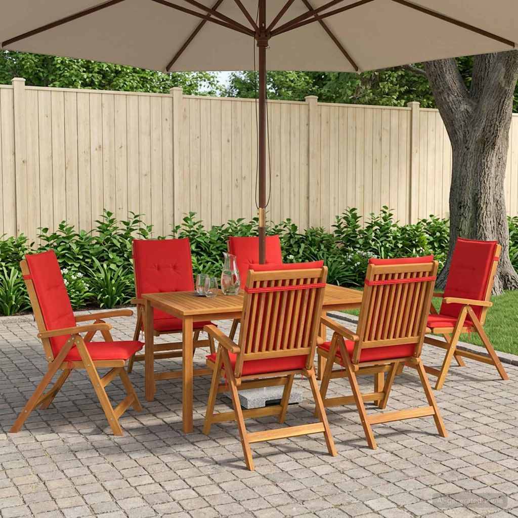 Gartenset für den Außenbereich mit großem Schirm, Holztisch und sechs roten gepolsterten Stühlen auf einer gepflasterten Terrasse im Hinterhof.