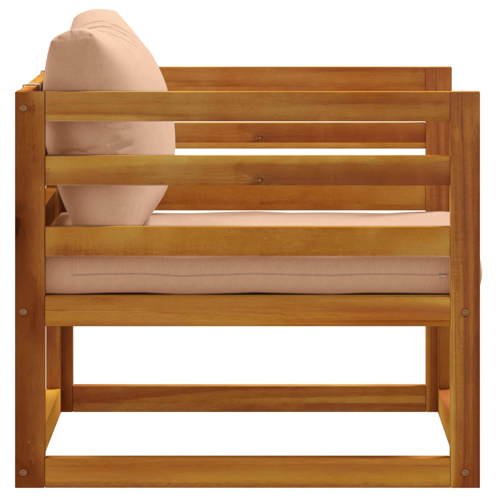 Holzbank mit beigem Kissen und abgerundetem Rückenkissen, von der Seite auf weißem Hintergrund dargestellt.