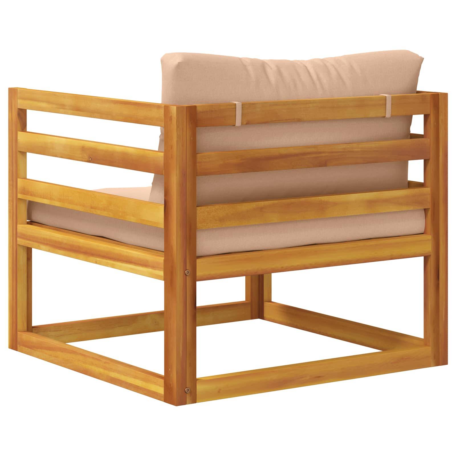 Holzstuhl mit beigen Kissen, dargestellt in einer einfachen Produktansicht auf weißem Hintergrund.