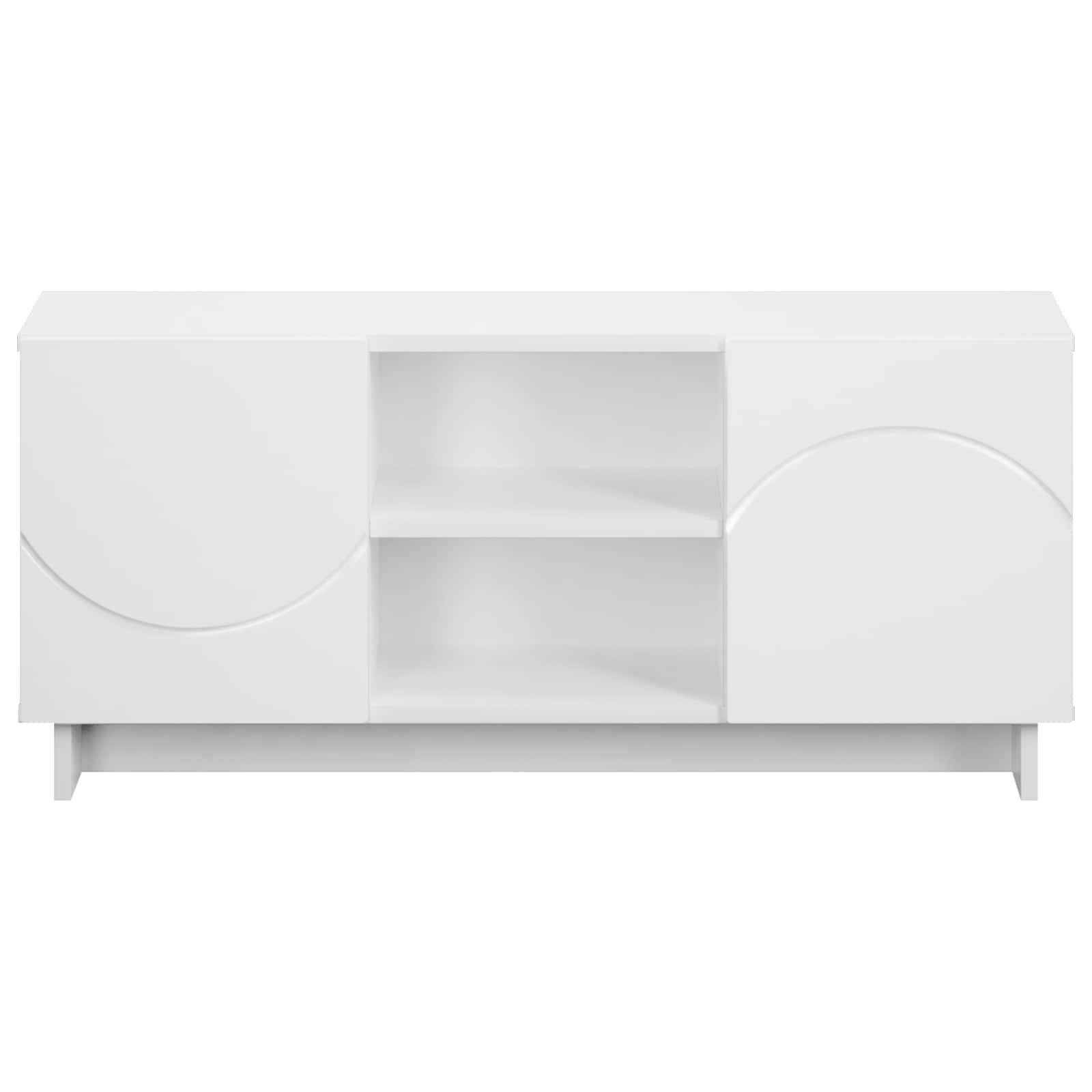 Weißer moderner Sideboard-Schrank mit zwei geschwungenen Paneeltüren und zwei offenen mittleren Regalen auf kurzen Beinen, vor weißem Hintergrund