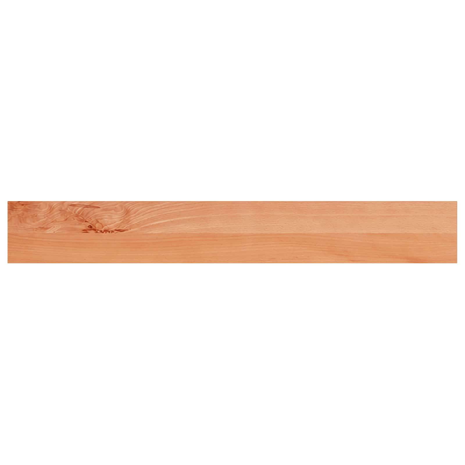 Eine einzelne horizontale hellbraune Holzplanke isoliert auf weißem Hintergrund.