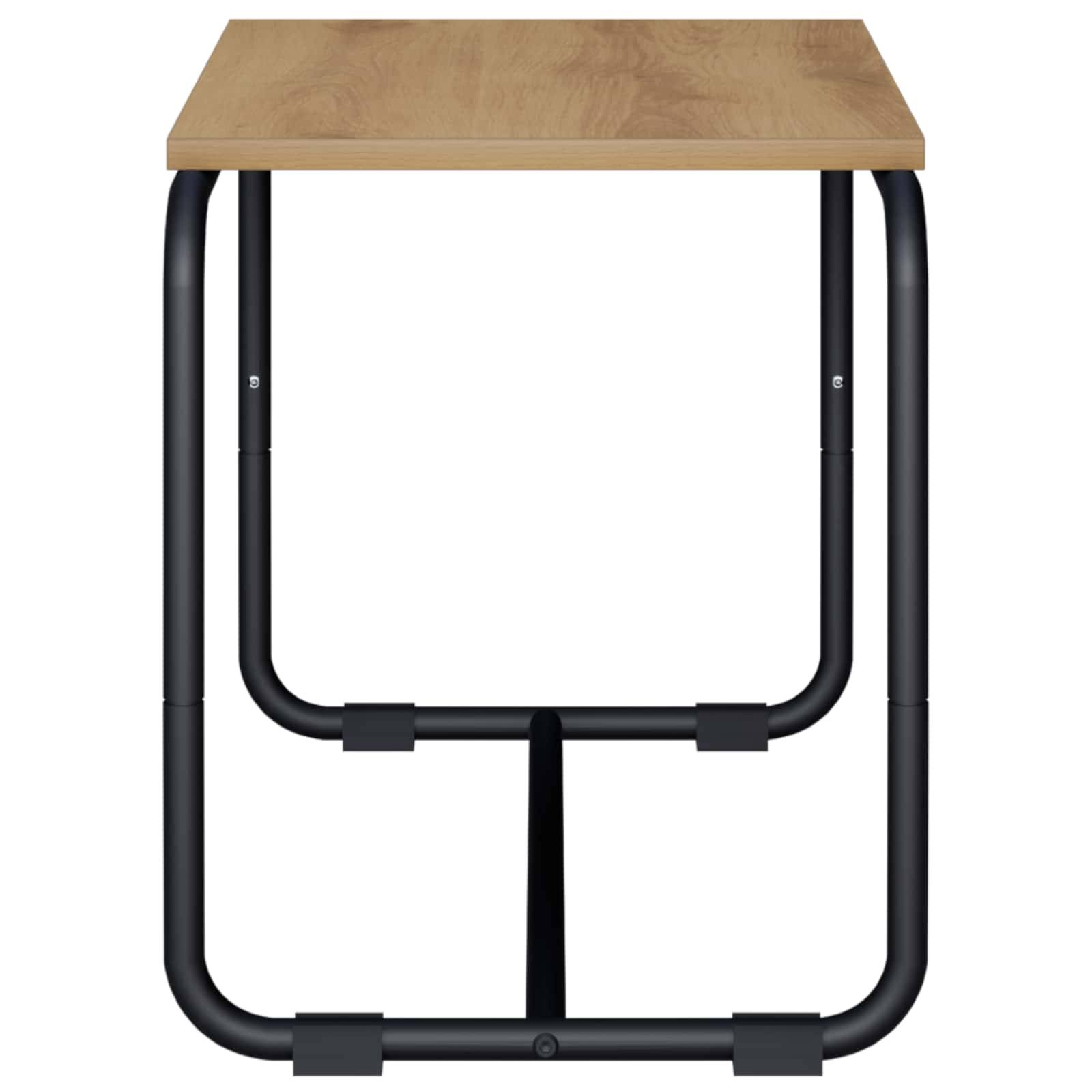Minimalistischer Beistelltisch mit einer hellholzfarbigen quadratischen Tischplatte und schwarzem röhrenförmigem Metallrahmen, vor weißem Hintergrund dargestellt.